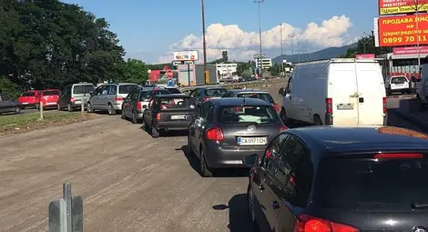 "Гранична полиция" препоръчва на връщащите се от Гърция да избягват Кулата и Маказа