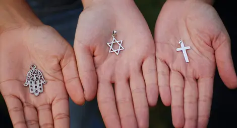 Две трети от хората по света са религиозни