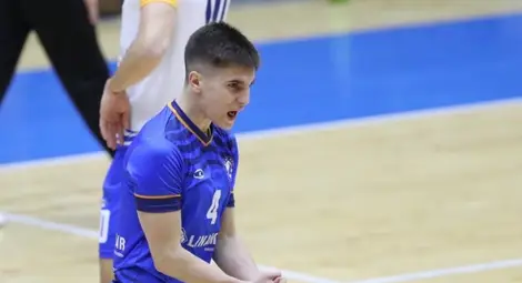 Симеон Добрев на линия в турнира Лига на нациите