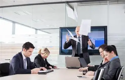 Проучване: В Румъния работят най-много часове