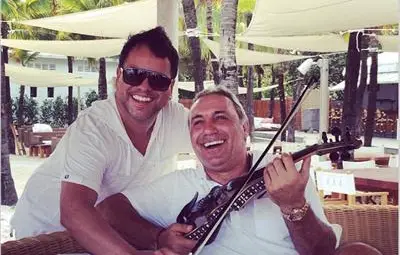 Стоичков продължава с цигулката