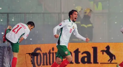 Трите ни гола ударили Петев по джоба