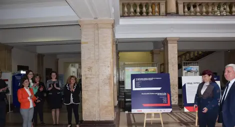 Изложба &bdquo;Устойчива мода и дизайн в страните на Вишеградската четворка в Русенския университет