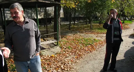 Пияни младежи запалиха кола за забавление