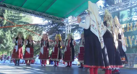 Читалище &bdquo;Пробуда&ldquo; в Тетово това лято спечели Златната гъдулка на русенския фолклорен събор.