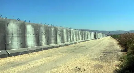 Турция е завършила 330-километровата стена на границата със Сирия и Ирак