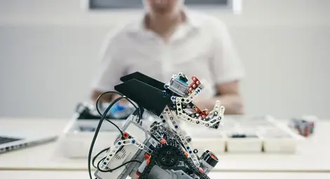 В &bdquo;Никола Обретенов&ldquo; се готвят  за национално състезание по роботика