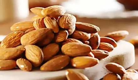 Бадемът е природен лек срещу главоболие Бадемът е природен лек срещу главоболие