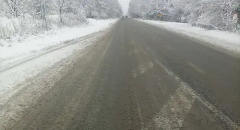АПИ: Шофьорите да тръгват с автомобили, подготвени за зимни условия. Карайте внимателно и разумно!