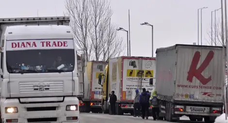 Камионите над 12 тона спират движението си по празниците