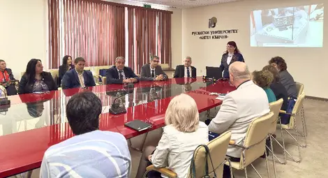 Новото ръководство на Русенския университет се срещна с директорите на училища от областта