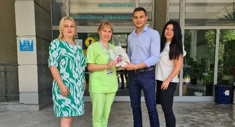 ГЕРБ поднесе подаръци на бебетата, родени или изписани на 5-ти в Русе