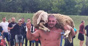 Гюрай Хамдиев борец на борците на народни схватки във Ветово