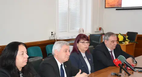 Новият ректор на Русенския университет доц. Десислава Атанасова официално встъпи в длъжност