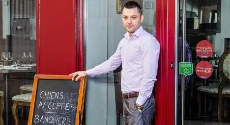 Гневен французин пуска кучета, но не и банкери в ресторанта си