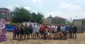 Работници мериха сили в два плажни турнира