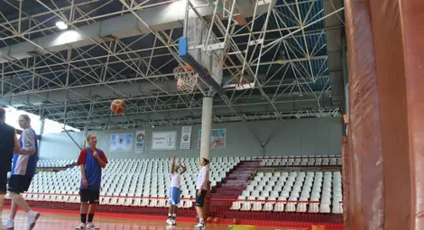 Покривът на зала &bdquo;Дунав&ldquo; тече -  толкова познато от години