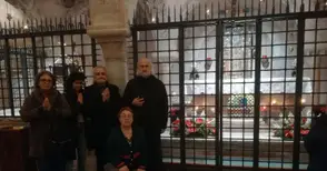 Русенци от „Свети Николай“ се поклониха  пред мощите на светеца-патрон в Бари