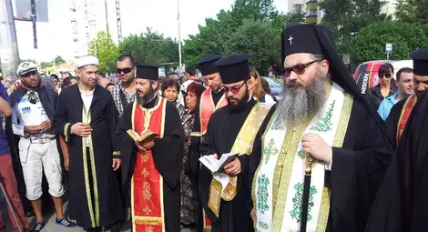Християни и мюсюлмани се включиха в литийно шествие във Варна