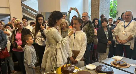 12-годишната Александра Барбова грабна наградата на кмета на Русе със своята торта Гараш с бял шоколад /галерия/