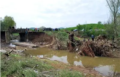 Над 250 души търсиха без резултат 3 от жертвите от моста