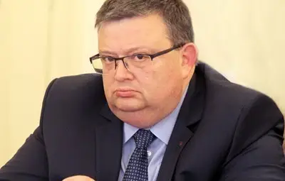 Цацаров: Чужденци може да са организатори на канала, с който са влезли мигрантите, загинали в катастрофата