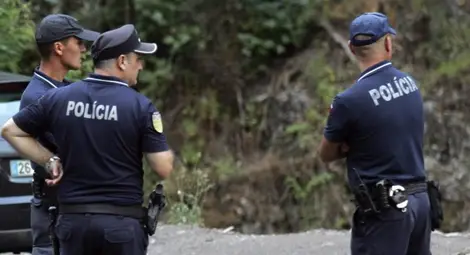 Арест за трима португалци, заробили 34 българи