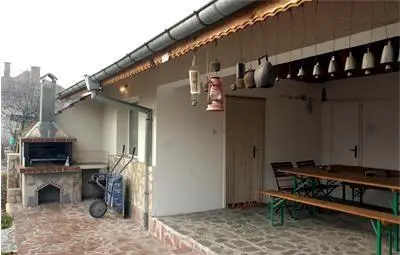 Барбекю и беседка в двора без разрешително за строеж Барбекю и беседка в двора без разрешително за строеж