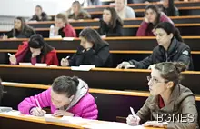 АФП: Мъките на българските студенти на Острова