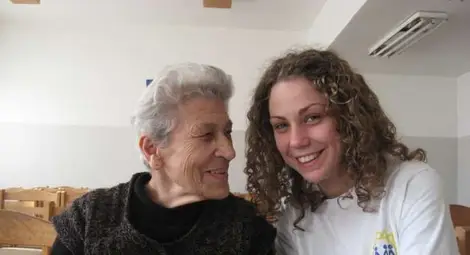 Над 55% от младите в България живеят при мама и тате Над 55% от младите в България живеят при мама и тате