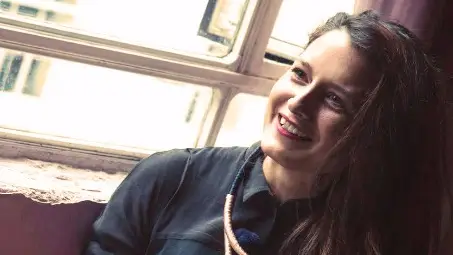 Русенска дизайнерка облича кралски особи, принцеси и световни звезди Русенска дизайнерка облича кралски особи, принцеси и световни звезди