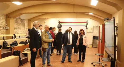 Заместник-министърът на образованието и науката доц. д-р Петър Николов посети русенската Английска езикова гимназия Заместник-министърът на образованието и науката доц. д-р Петър Николов посети русенската Английска езикова гимназия