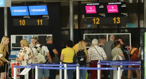 Важни съвети как да избегнем голямото чакане на летищата по празниците