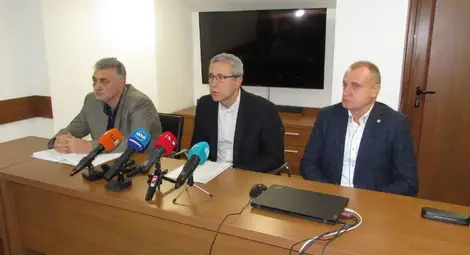 Убийствена ревност: Румънец с присъда за трафик на хора простреля майката на децата си и се самоуби Убийствена ревност: Румънец с присъда за трафик на хора простреля майката на децата си и се самоуби