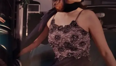 Със заря и мажоретки посрещнаха новата Мис България Сара Младенова в родния ѝ Шумен Със заря и мажоретки посрещнаха новата Мис България Сара Младенова в родния ѝ Шумен