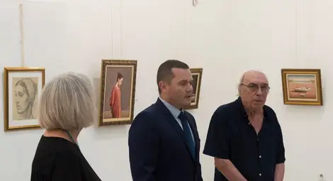 Периодите на Николай Караджов:  от Момичето с очи-метличини  до молитвената загадъчност и енигма