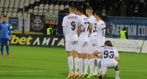 Славия ще има сериозни кадрови проблеми в мача с Ботев Пловдив тази събота.