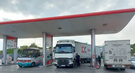 Русенска бензиностанция спира работа заради високите цени Русенска бензиностанция спира работа заради високите цени