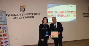 Акад. Христо Белоев стана Почетен академик на институт от Шанхайския политехнически университет