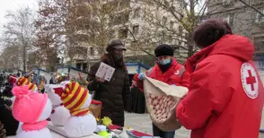 Базар на БЧК събира средства за болни и пострадали в катастрофи дец