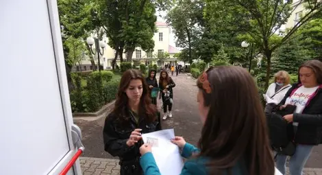 50 хил. зрелостници на матура по български език и литература