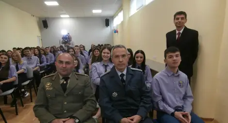 37 деветокласници от Дойче шуле проучиха  и описаха войнишките паметници в областта