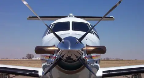 Нови разкрития за кацналия "по корем" самолет - пилотите забравили да спуснат колесника Нови разкрития за кацналия "по корем" самолет - пилотите забравили да спуснат колесника