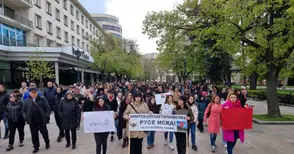 Майка на загинало на пътя дете на протеста в памет на Сияна: Шеста година вече се точи нашето дело. Няма наказания, искаме институциите да работят