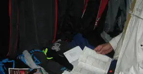 Търговци работят на книга месеци наред без заплати