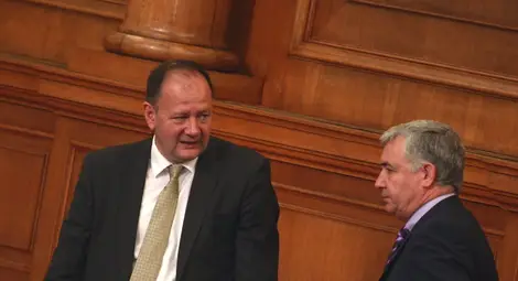 БСП няма да сезира Конституционния съд за заема от 16 млрд.