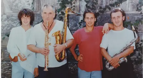 Небесният оркестър се събра - Николай Петров, Петър Петров-Парчето, Мариян Петров и Борис Петров-Малкото Парче.						       Снимка: Архив на КДК