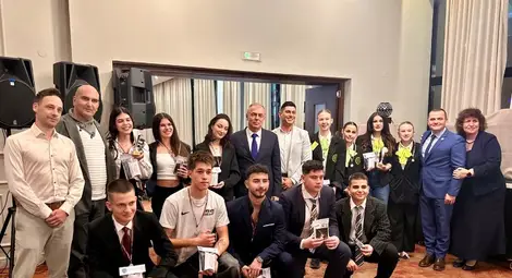 Гимназията по туризъм с две първи места в национално състезание, министър Игнатов инкогнито в Русе