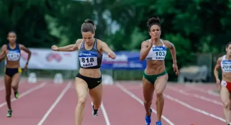 Ефтимова трета и четвърта в стартове на чешка писта