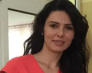 Деница Великова